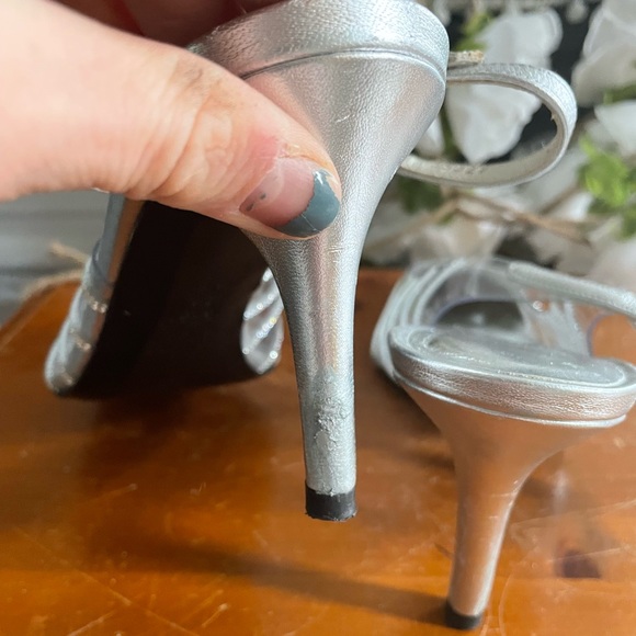 Stuart Weitzman Silver Crystal Heels Size 9.5 - Picture 4 of 7